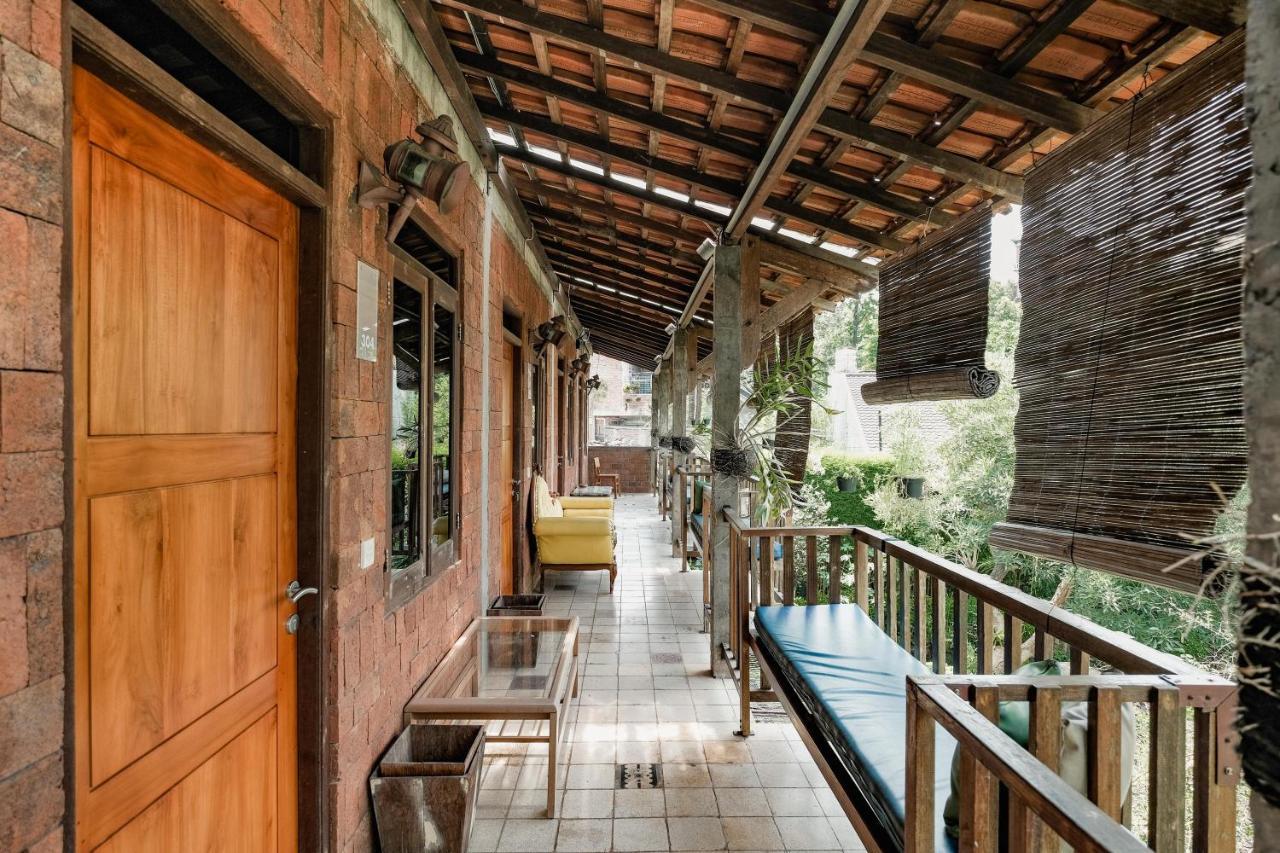 Bed and Breakfast Djajanti House Semarang Exterior foto