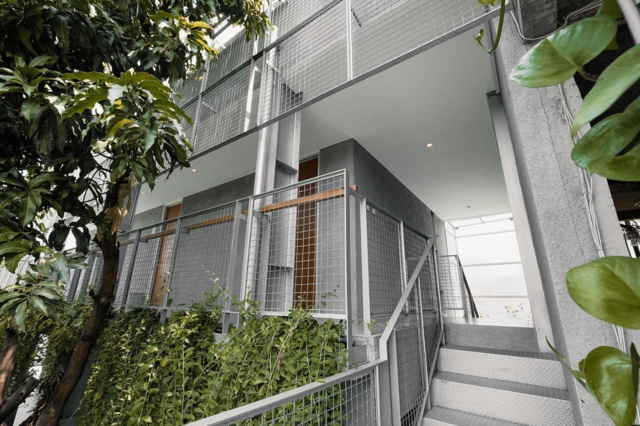 Bed and Breakfast Djajanti House Semarang Exterior foto
