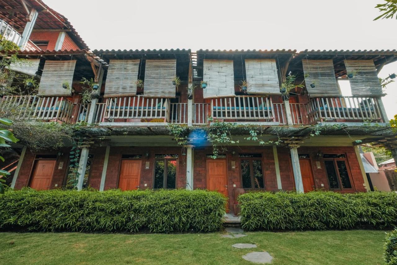 Bed and Breakfast Djajanti House Semarang Exterior foto