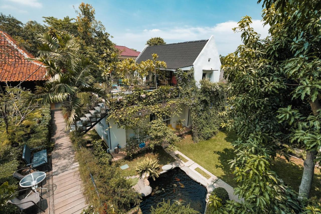 Bed and Breakfast Djajanti House Semarang Exterior foto