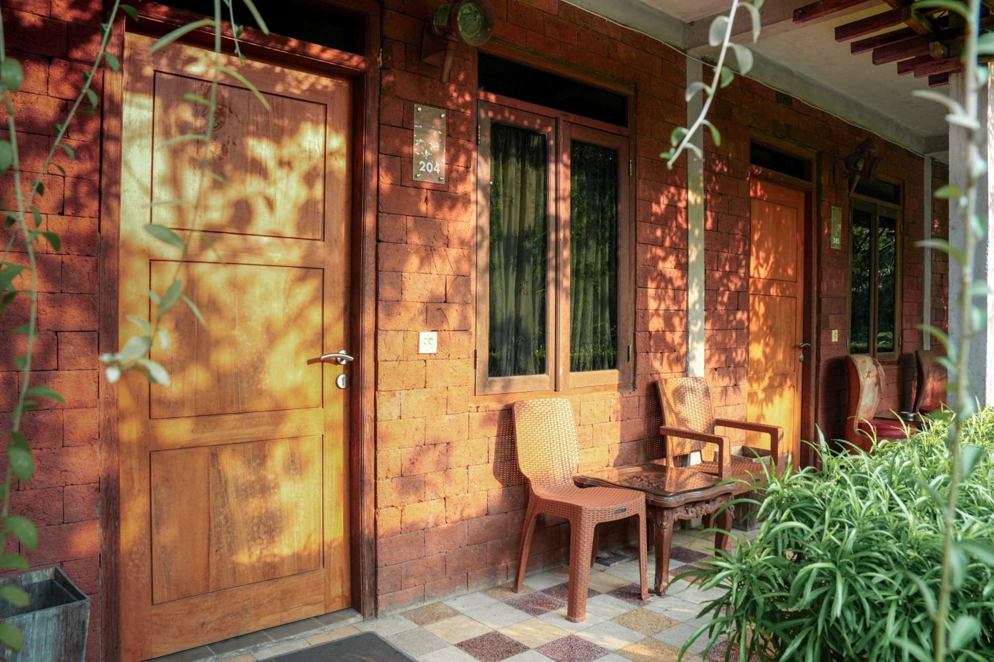 Bed and Breakfast Djajanti House Semarang Exterior foto