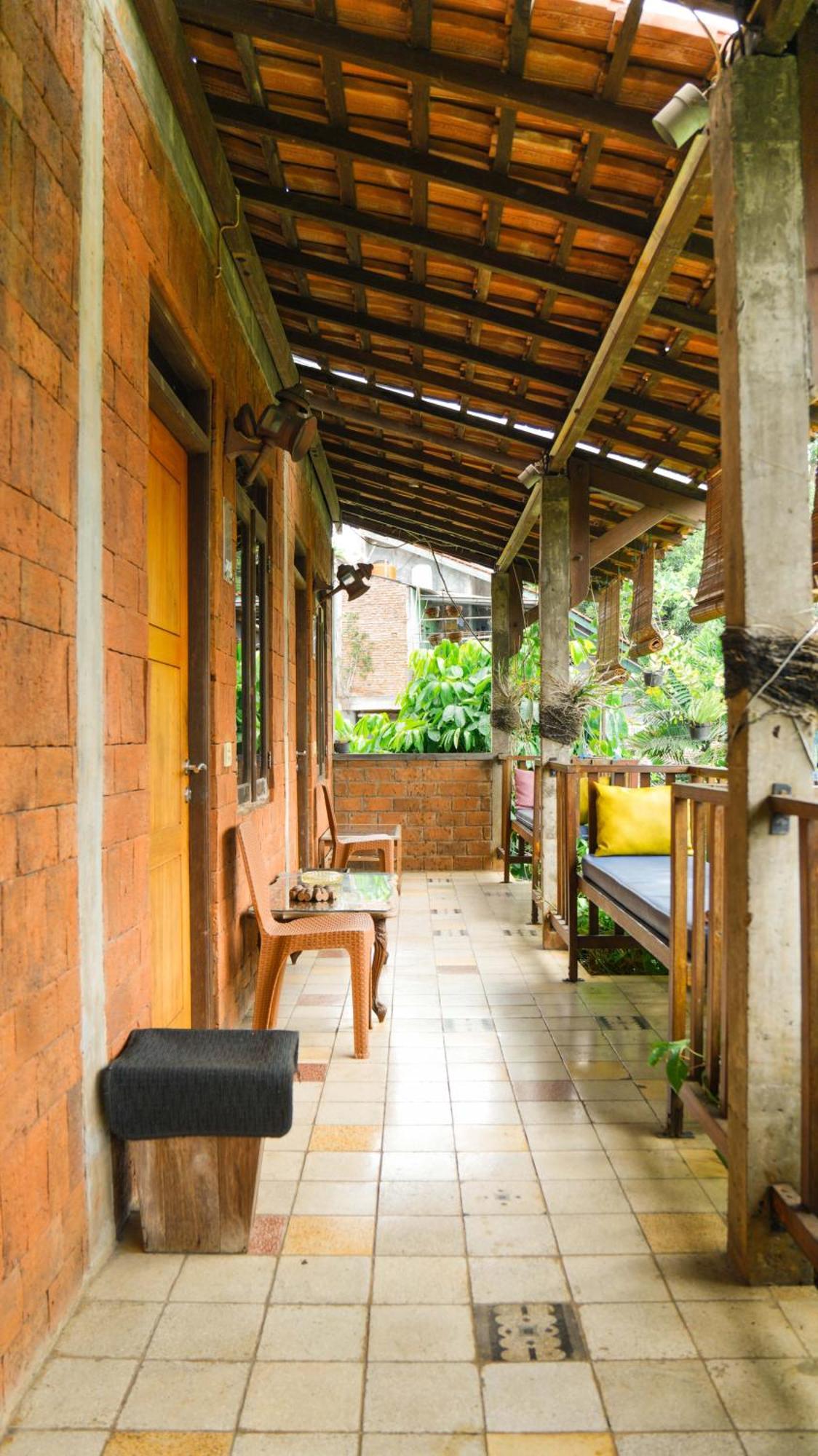 Bed and Breakfast Djajanti House Semarang Exterior foto