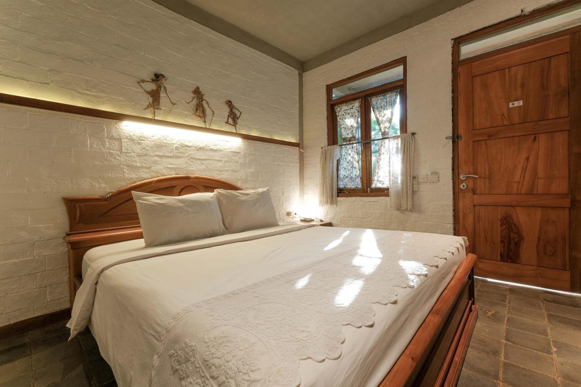 Bed and Breakfast Djajanti House Semarang Exterior foto