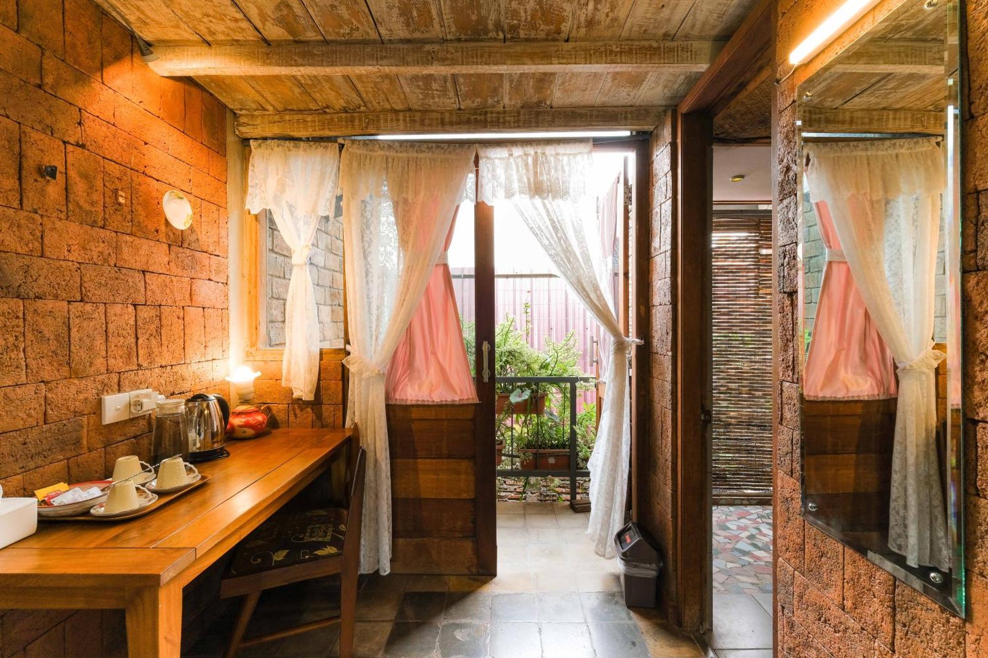 Bed and Breakfast Djajanti House Semarang Exterior foto
