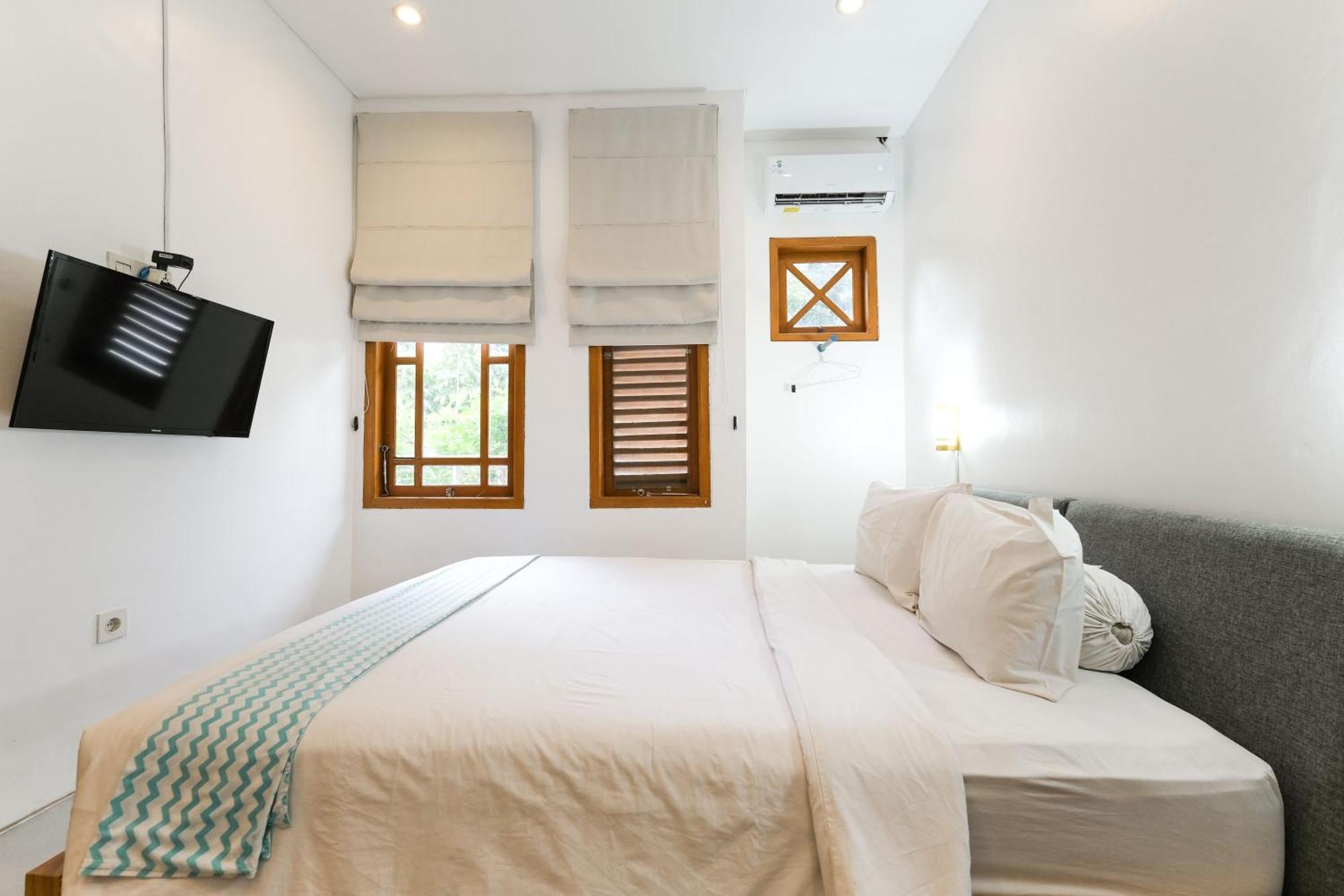Bed and Breakfast Djajanti House Semarang Exterior foto