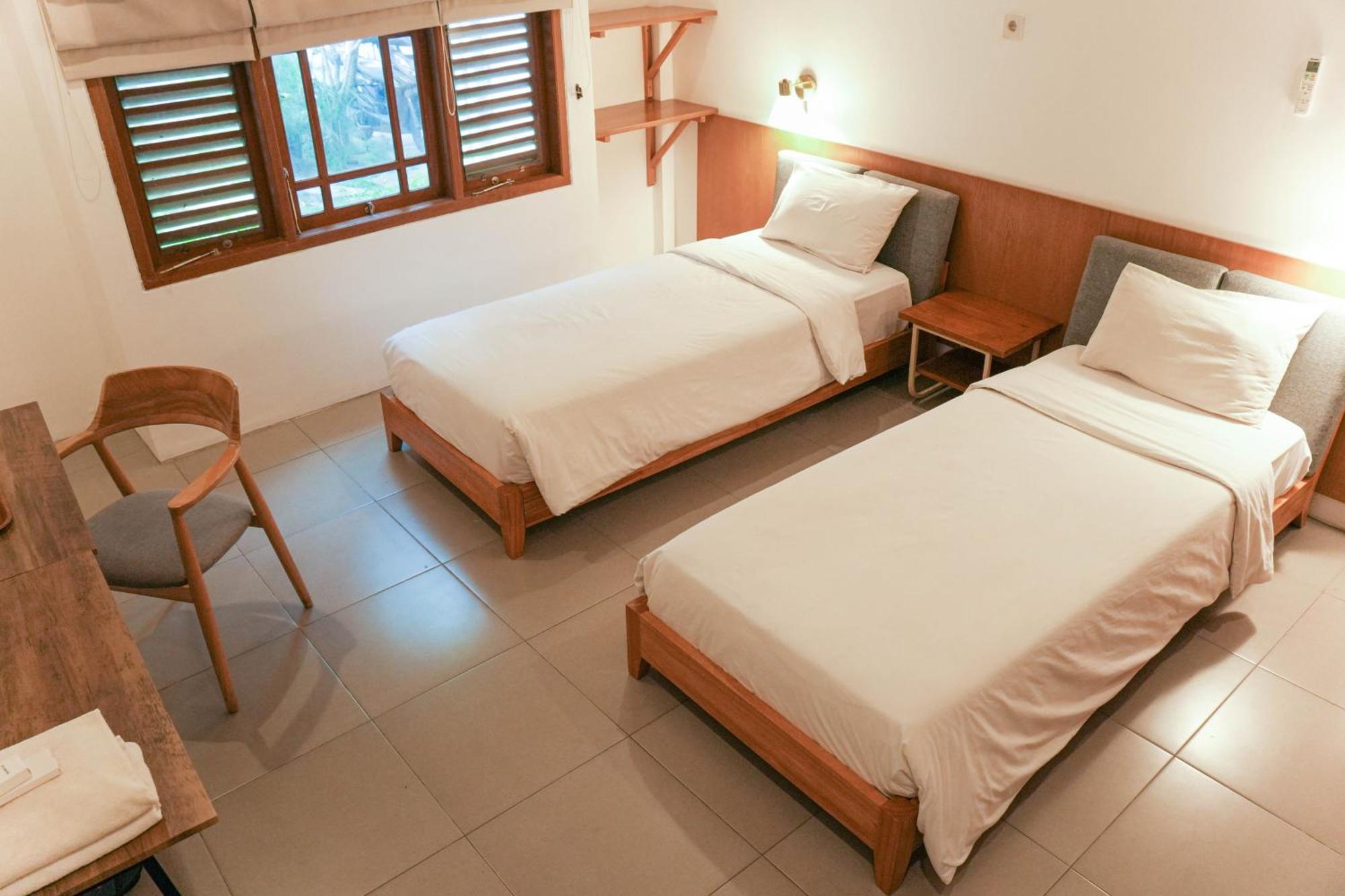 Bed and Breakfast Djajanti House Semarang Exterior foto